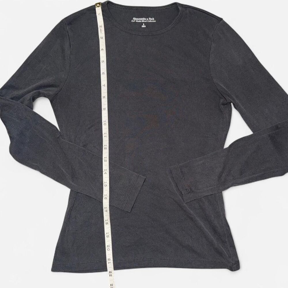 Abercrombie & Fitch Grey Long Sleeve Ribbed Shirt; Size Small - Picture 4 of 5
